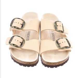 NWOT Birkenstock Neutral Leather Slides with Tortoise Buckles